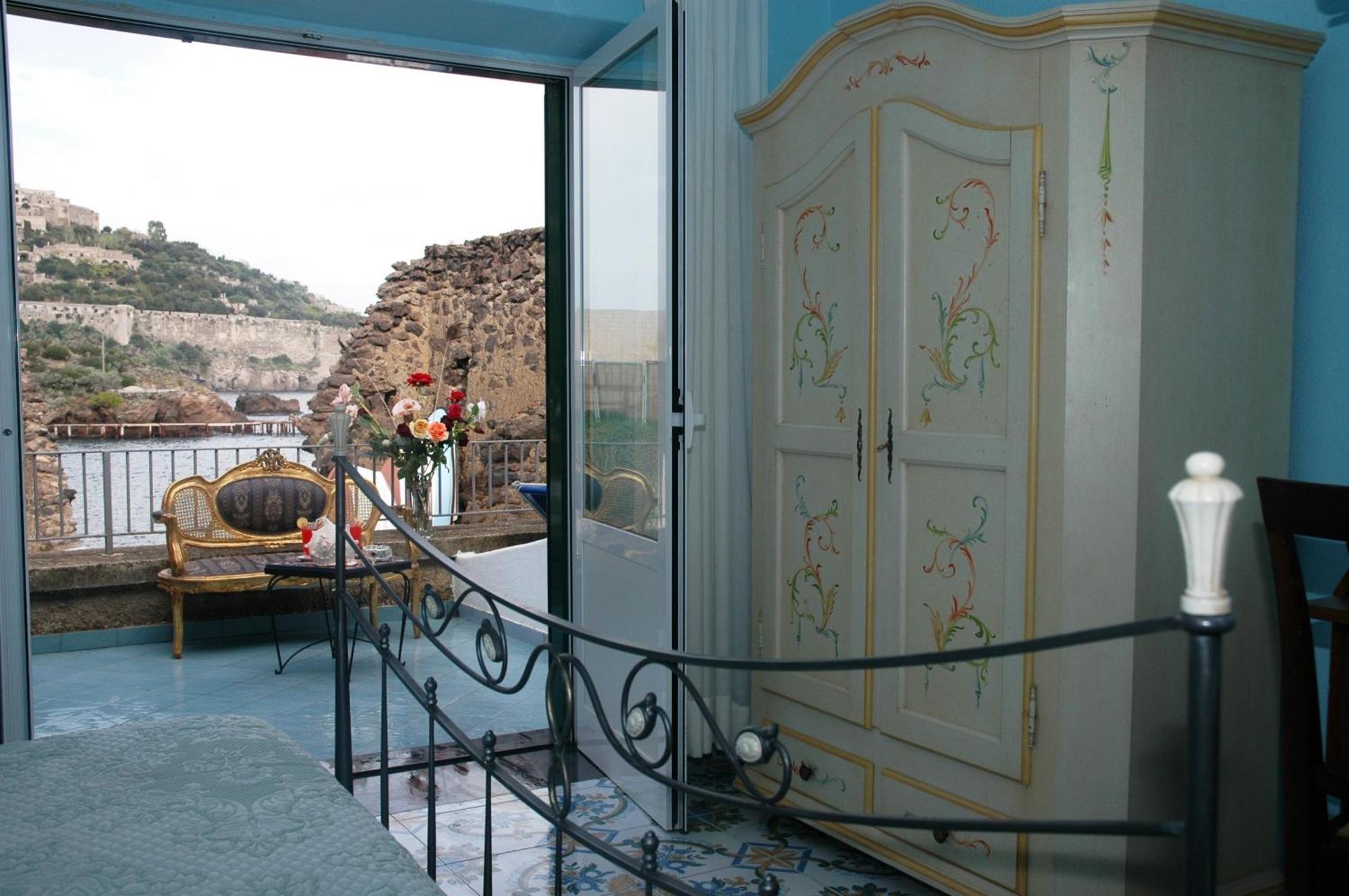 Strand Hotel Delfini Ischia Exterior photo
